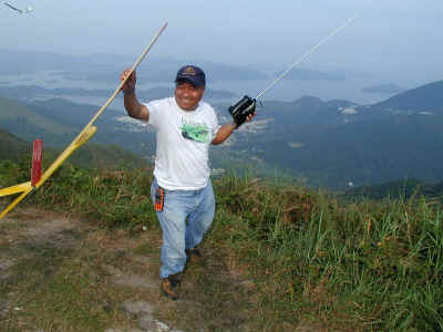 See how happy Master Leung is after a thin catch of his MiniCorado (128000 bytes)